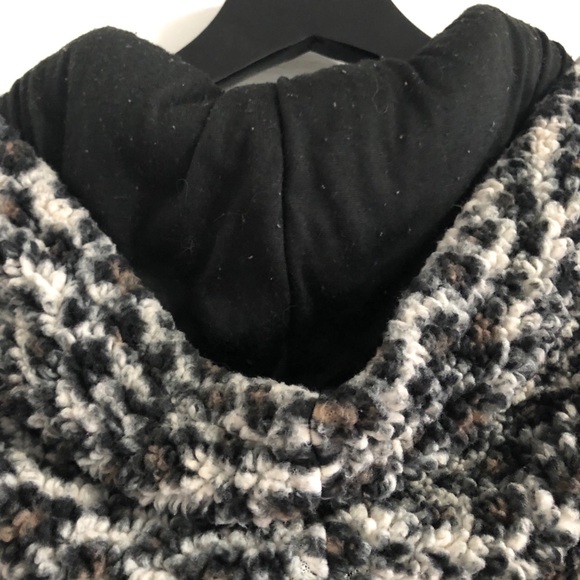 Fluffy animal print hoodie with zipper - Picture 5 of 5